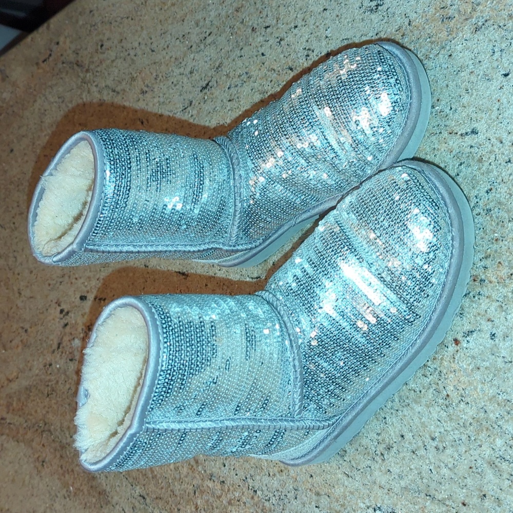 EUC Silver Sequin UGG Boots Girl 4
